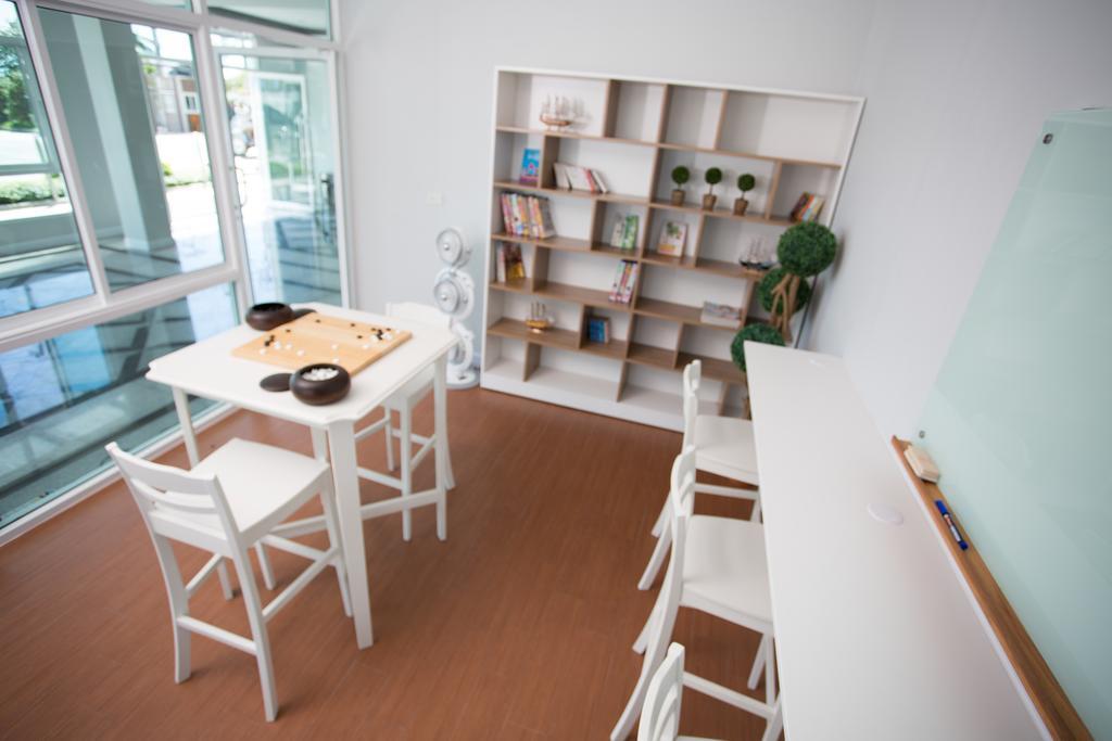 Bbg Seaside Luxurious Service Apartment Bangsaen Esterno foto