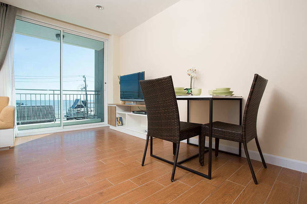 Bbg Seaside Luxurious Service Apartment Bangsaen Esterno foto