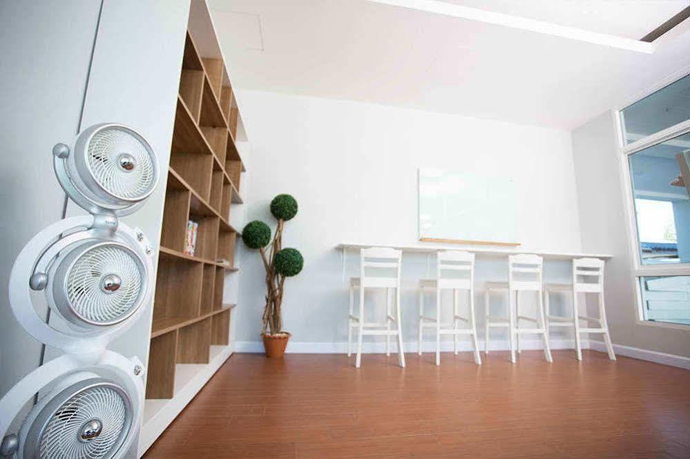 Bbg Seaside Luxurious Service Apartment Bangsaen Esterno foto