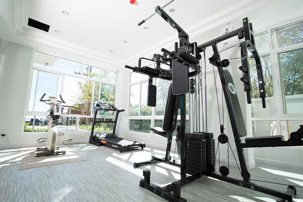 Bbg Seaside Luxurious Service Apartment Bangsaen Esterno foto